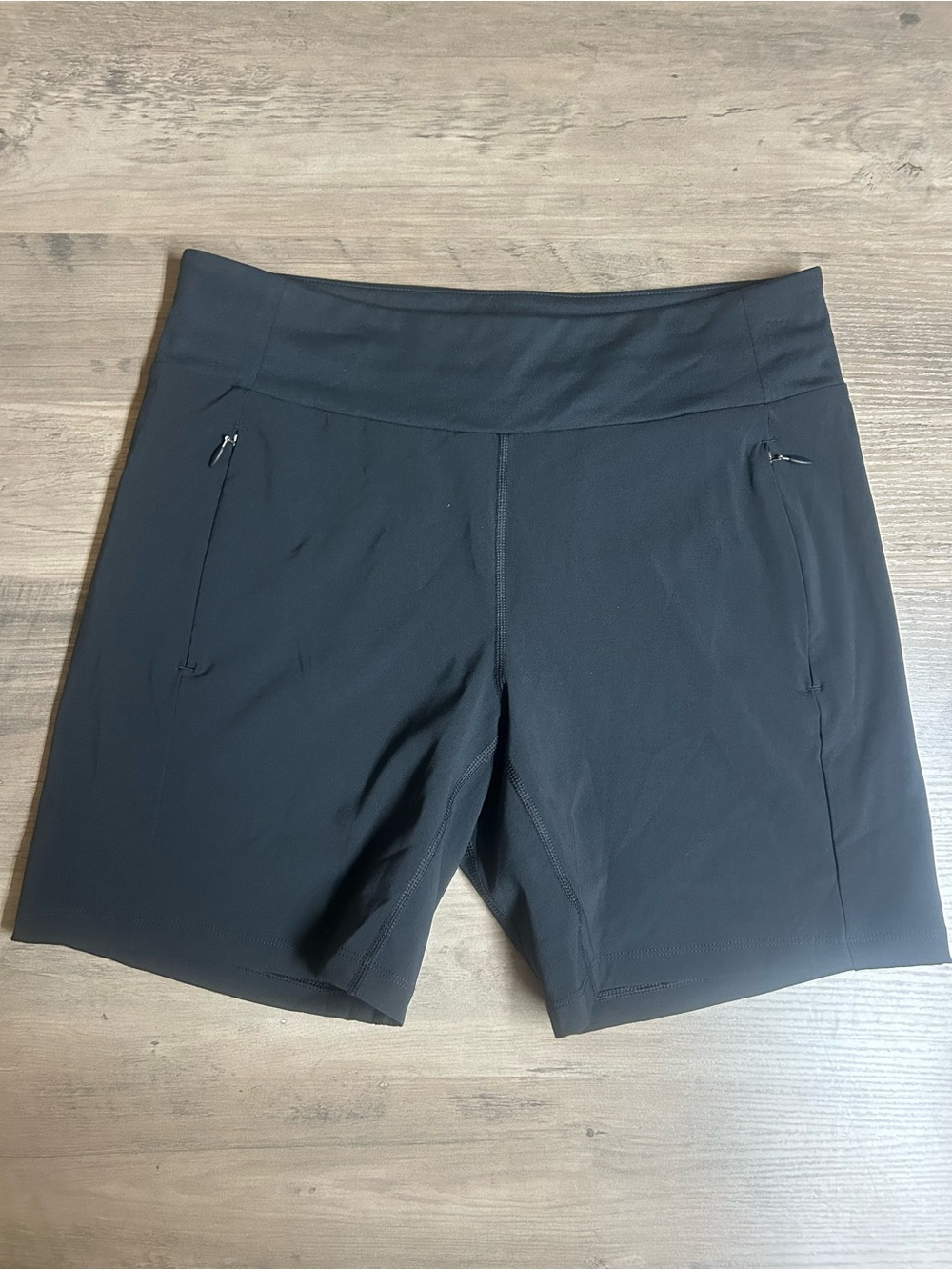 Columbia Women Omni-Shield Stretch Savannah Hill Hybrid Court Shorts Size Medium